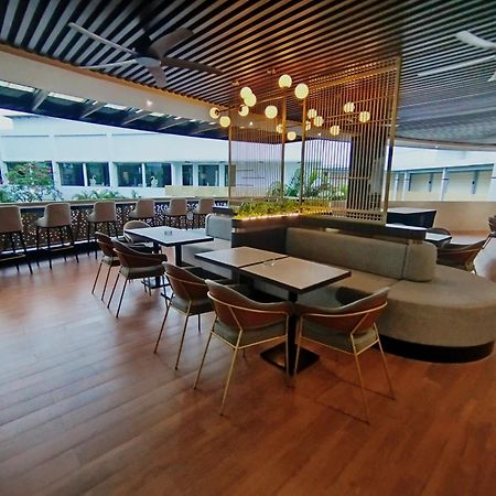 The Sun Hotel Sidoarjo Exteriör bild