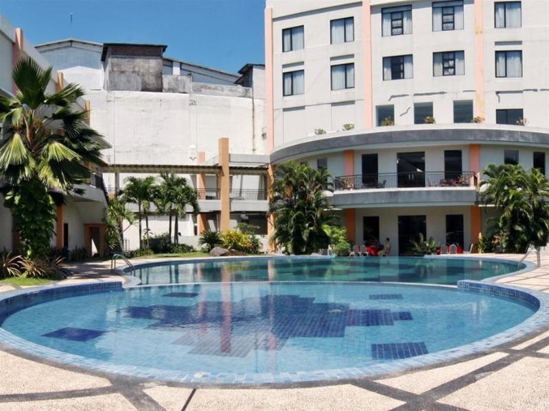 The Sun Hotel Sidoarjo Exteriör bild